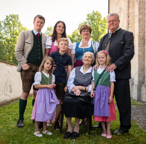 Familie Schierl, Steinhaus bei Wels